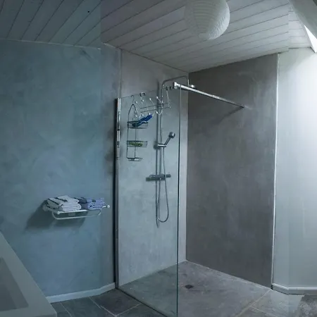 Pesaulhe Bed and Breakfast 3*